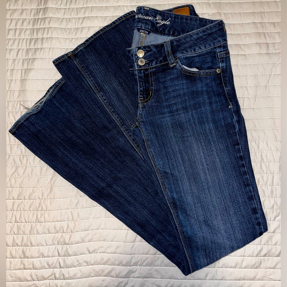 ❗️❗️SOLD❗️❗️
American eagle artist stretch jeans!